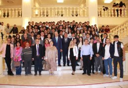 Gəncə Dövlət Filarmoniyasının Kamera Orkestri ikili diplom proqramı layihəsinin iştirakçıları üçün konsert proqramı təşkil edib